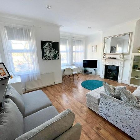 פינצ'לי Large 3 Bedroom Modern Apartment Close To Central London מראה חיצוני תמונה
