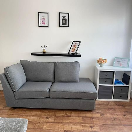 פינצ'לי Large 3 Bedroom Modern Apartment Close To Central London מראה חיצוני תמונה