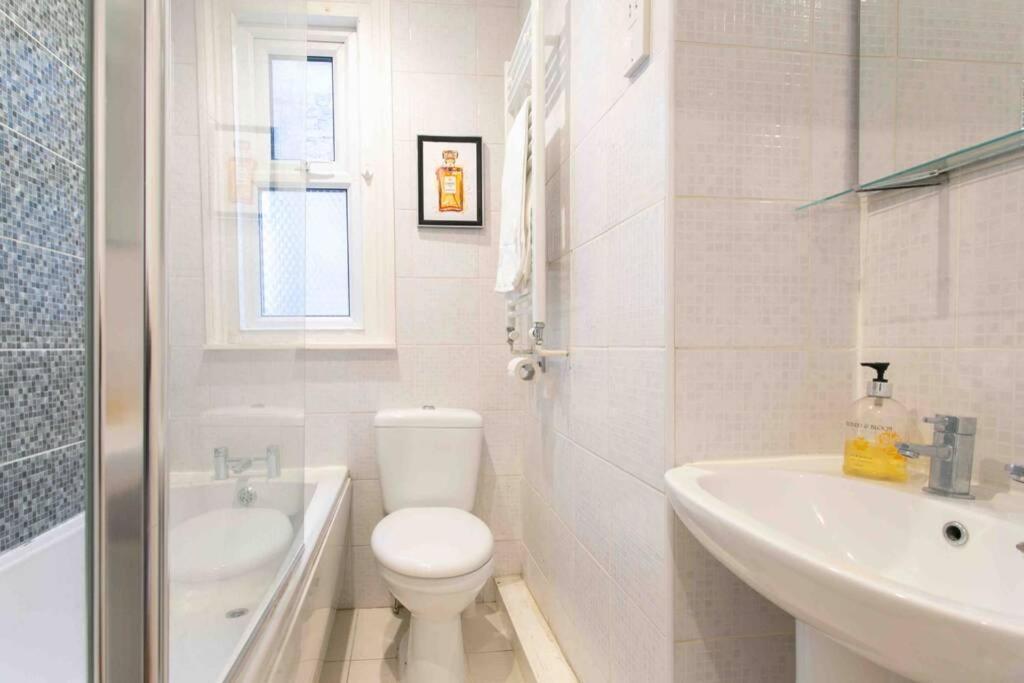 פינצ'לי Large 3 Bedroom Modern Apartment Close To Central London מראה חיצוני תמונה