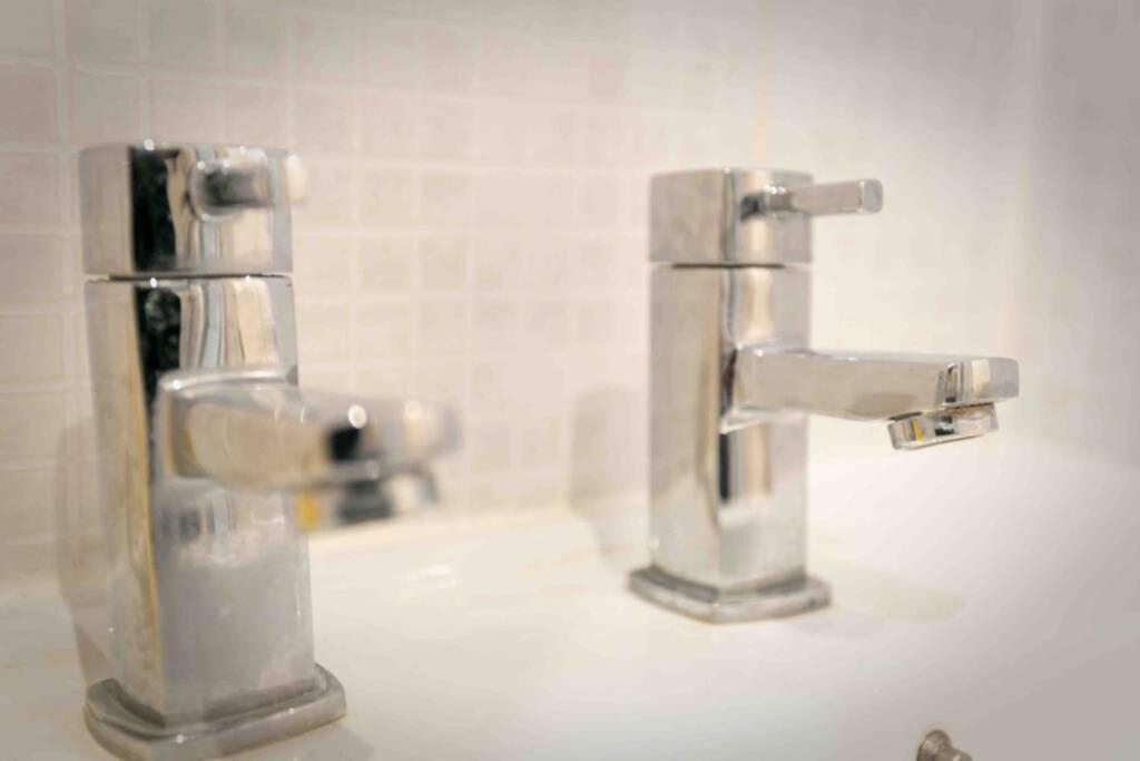 פינצ'לי Large 3 Bedroom Modern Apartment Close To Central London מראה חיצוני תמונה