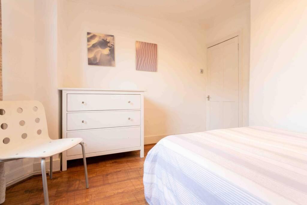 פינצ'לי Large 3 Bedroom Modern Apartment Close To Central London מראה חיצוני תמונה
