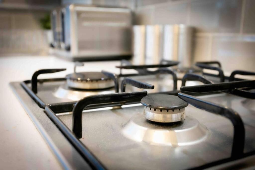 פינצ'לי Large 3 Bedroom Modern Apartment Close To Central London מראה חיצוני תמונה