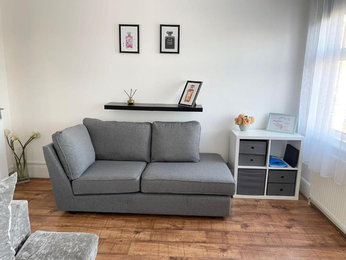 פינצ'לי Large 3 Bedroom Modern Apartment Close To Central London מראה חיצוני תמונה